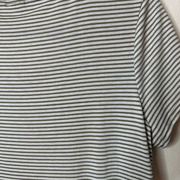 NWT Chico's Zenergy Wild At Heart Olive White Stripe V-Neck Tee  1 - Picture 8 of 13